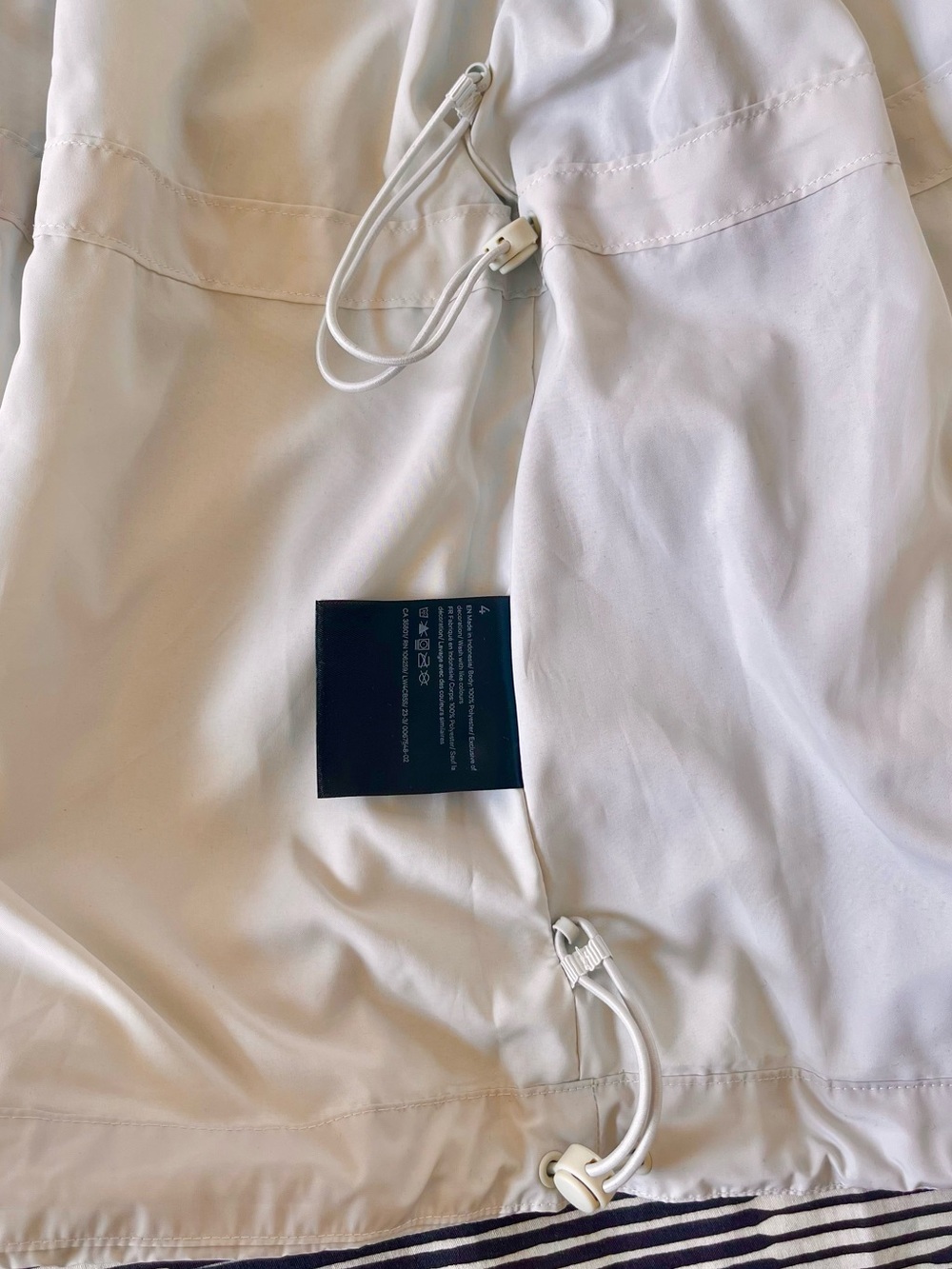 Lululemon 4 Lightweight cinchable jacket puff sleeve bone cream rain windbreaker - Picture 10 of 15